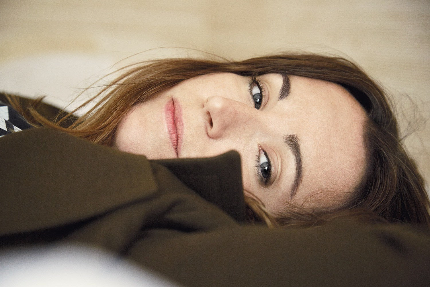 Holly Miranda covers “I Will Survive” on new single (listen), touring