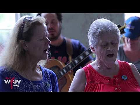 The Shaggs reunited at Solid Sound fest (video, setlist)