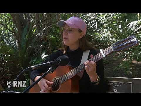 Nadia Reid debuts new song in gorgeous live session (watch)