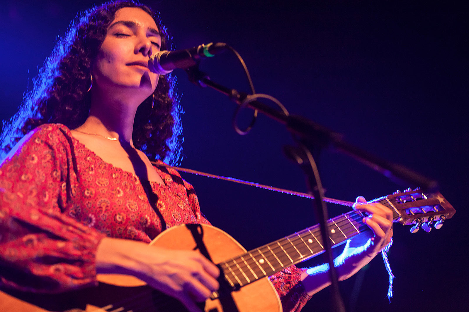 Bedouine shares “When You’re Gone,” touring