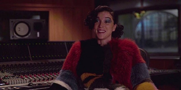 watch St. Vincent play the National Anthem, discuss Dallas Cowboys fandom