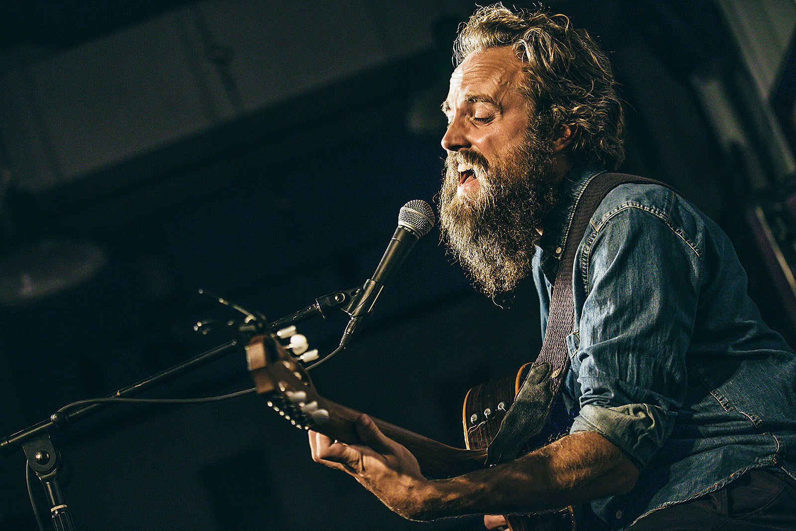 Iron & Wine announces solo acoustic tour with Squirrel Flower