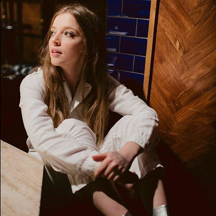 Jade Bird on tour (at SXSW, BVSXSW & with Colter Wall) — dates & videos