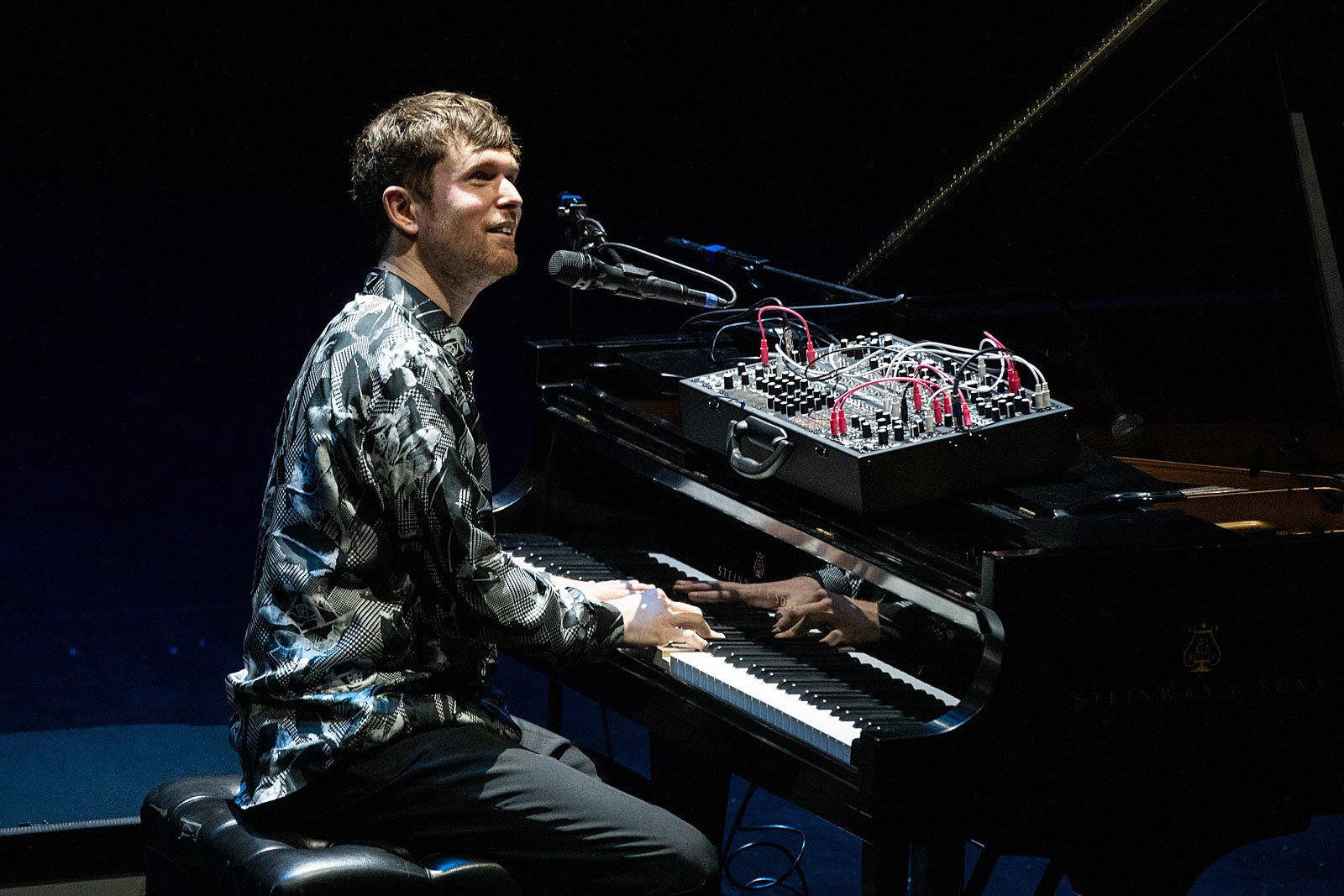 watch James Blake cover Joy Division, Ray Charles & Roberta Flack on his livestream