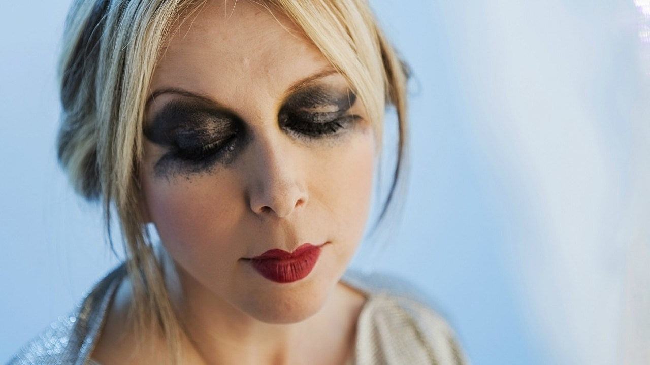 Jane Weaver preps ‘The Architect’ EP (listen to Andy Votel remix), playing NYC