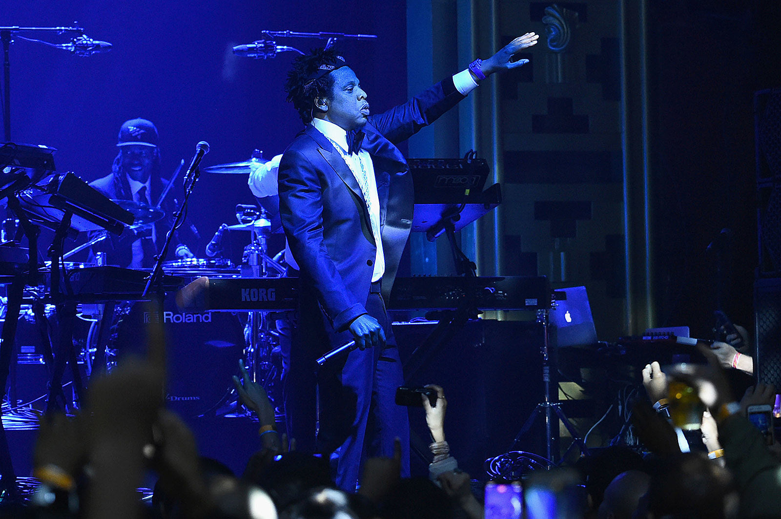 Jay-Z inducted into Rock & Roll Hall of Fame by Barack Obama & Dave Chappelle (watch)