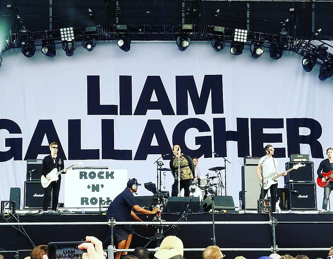 Liam Gallagher cut off Lollapalooza set after 4 songs (videos, setlist)