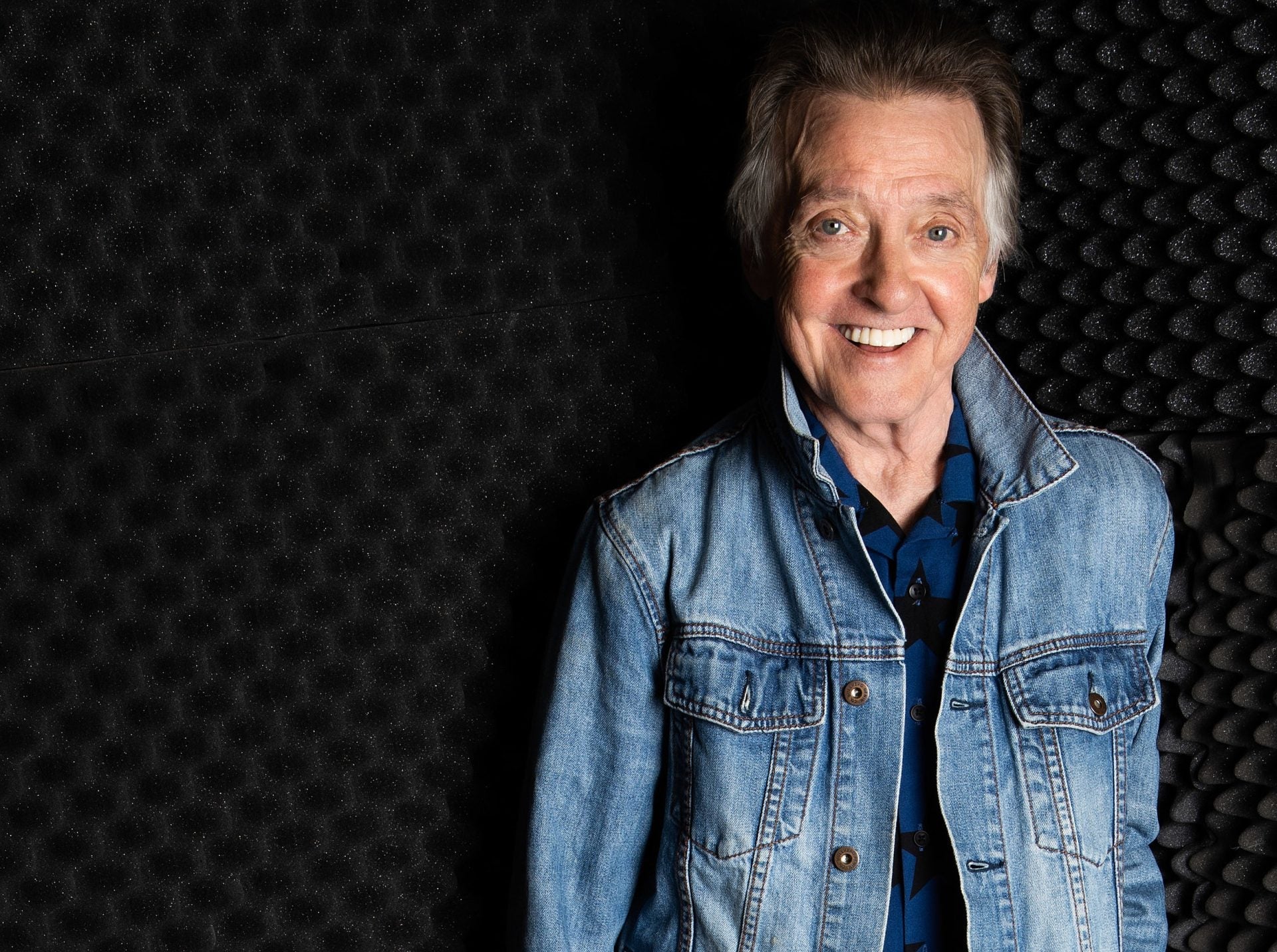Joey Molland returns to Badfinger’s classic sound on ‘Be True to Yourself’ LP (watch his new video)