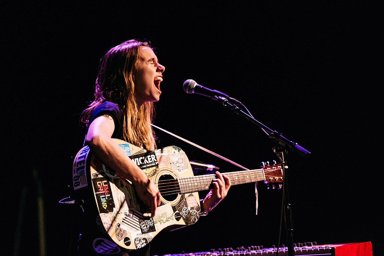 Julien Baker celebrated ‘Turn Out the Lights’ at Town Hall (pics/video/review)