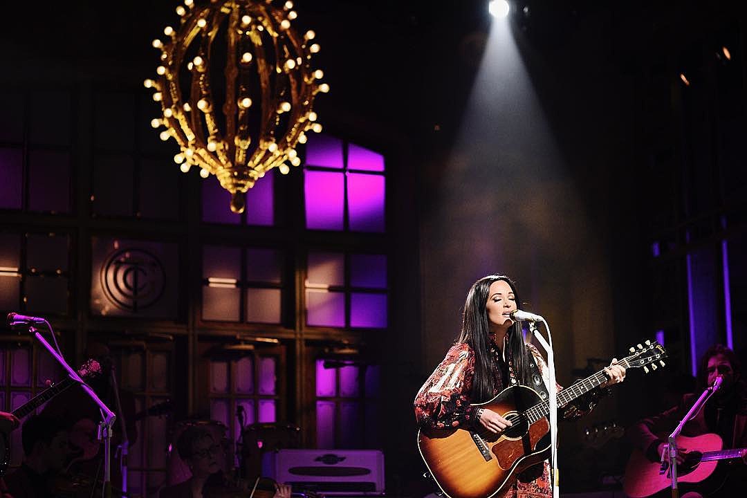 watch Kacey Musgraves make her ‘SNL’ debut