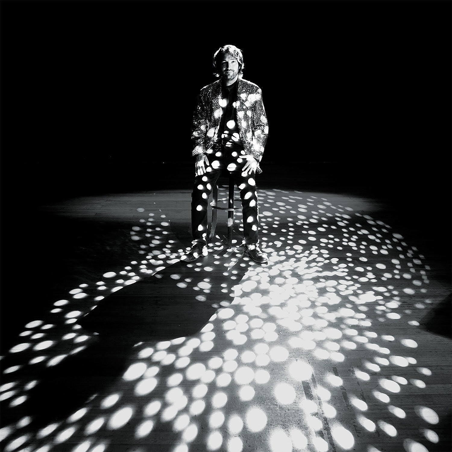 Kelley Stoltz playing in Echo & The Bunnymen, preps ‘Que Aura’ (stream “Same Pattern”)