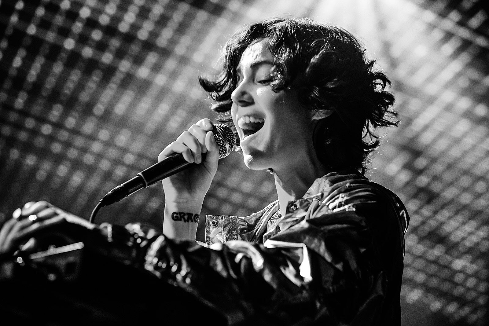 Kelly Lee Owens played Elsewhere w/ Ela Minus & Carmen Villain (pics, setlist)