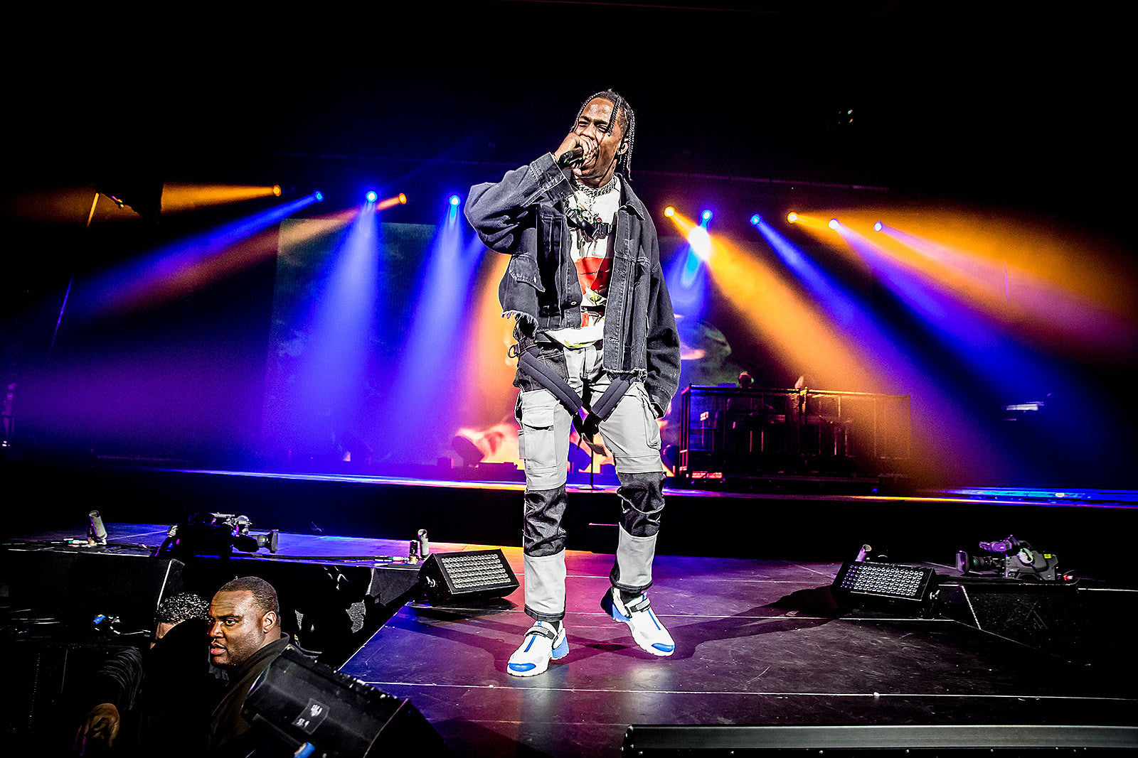 fan suing Travis Scott and Terminal 5 after falling from balcony