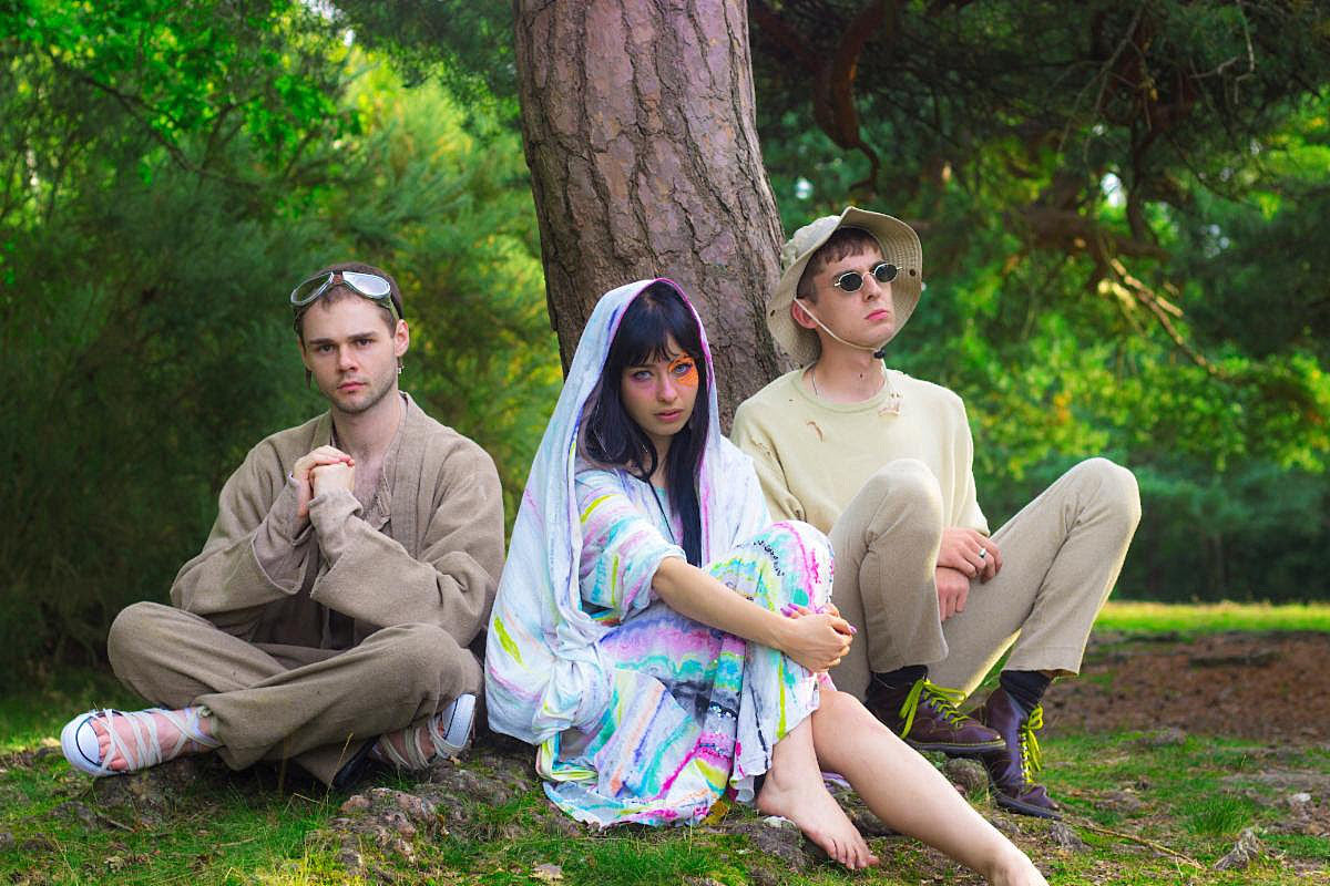 Kero Kero Bonito share new single “When the Fires Comes” ahead of fall tour
