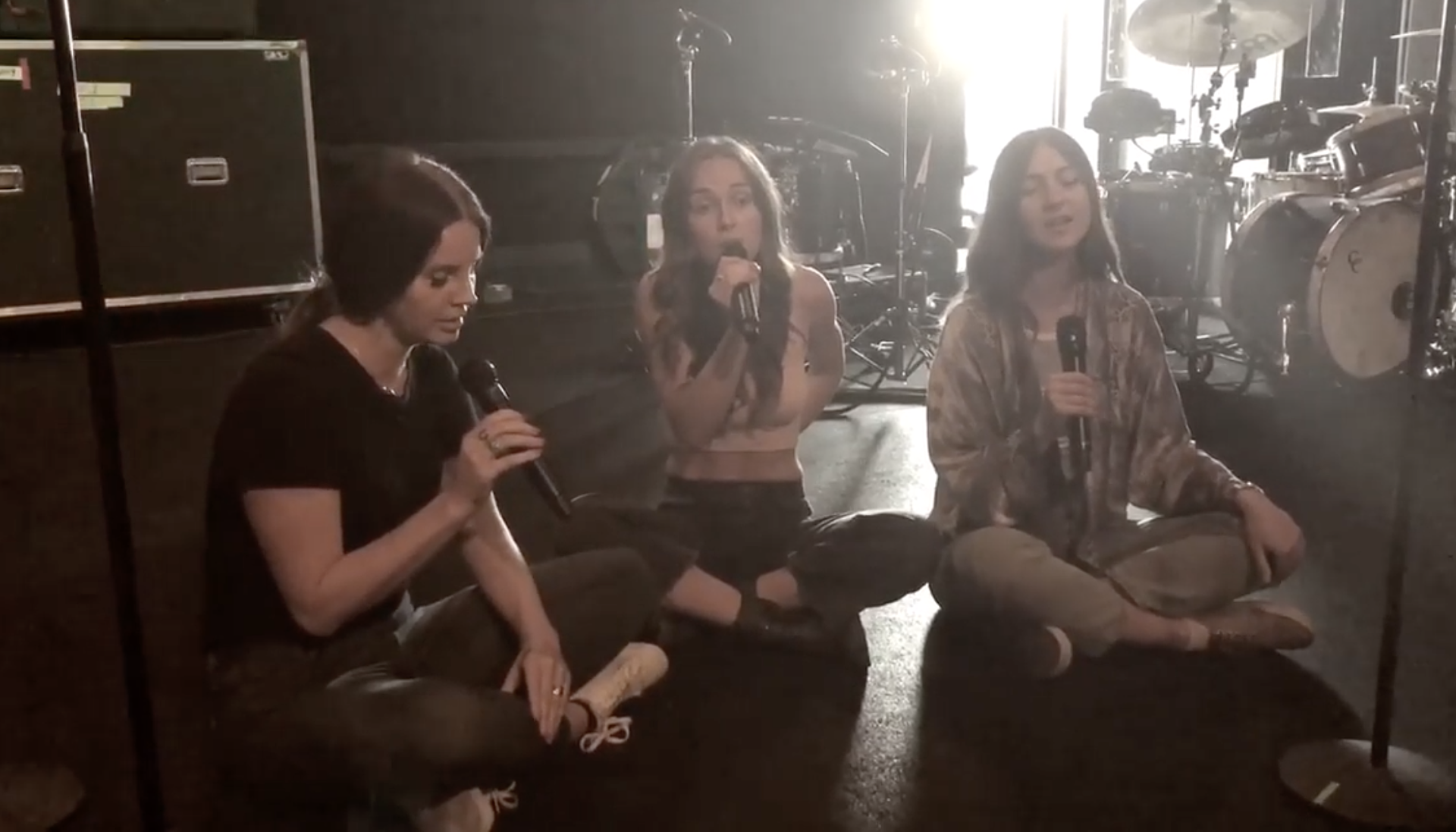 Lana Del Rey, Weyes Blood & Zella Day share Joni Mitchell cover rehearsal video