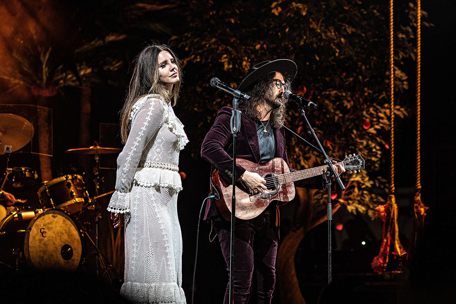 Lana Del Rey covered Leonard Cohen with his son, brought out Sean Lennon & more at Jones Beach (pics, videos)