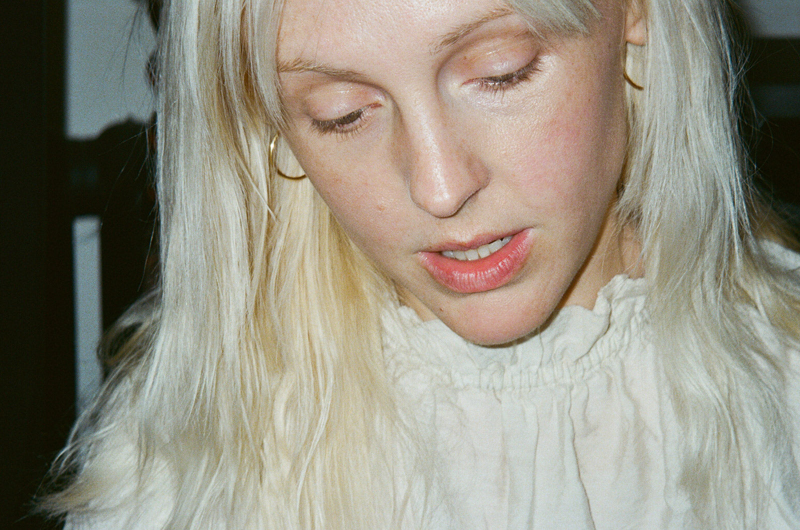 Laura Marling announces new LP + NYC & London residency shows, shares “Patterns”