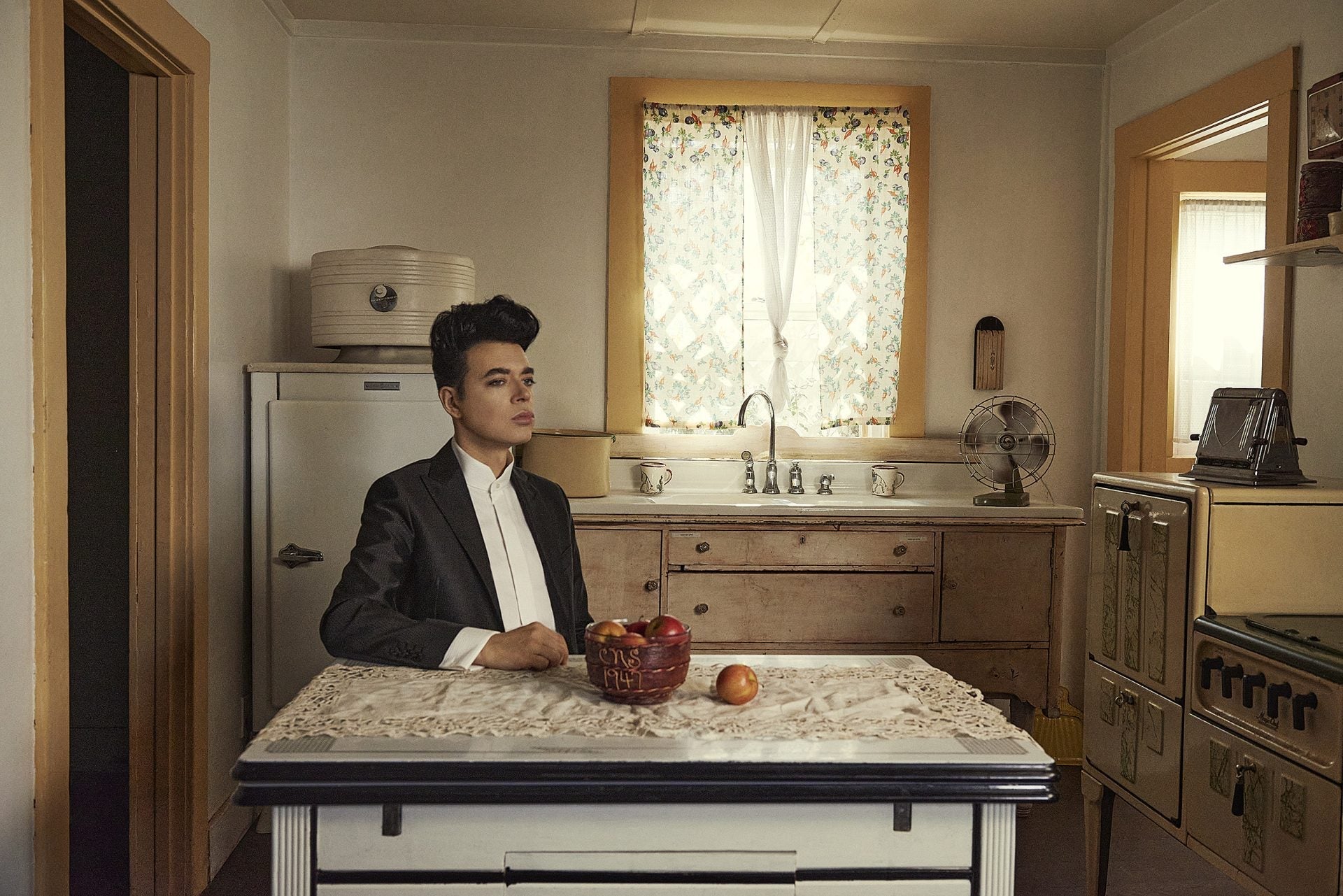 Lawrence Rothman shares “Decent Man” ft. Lucinda Williams off guest-filled album