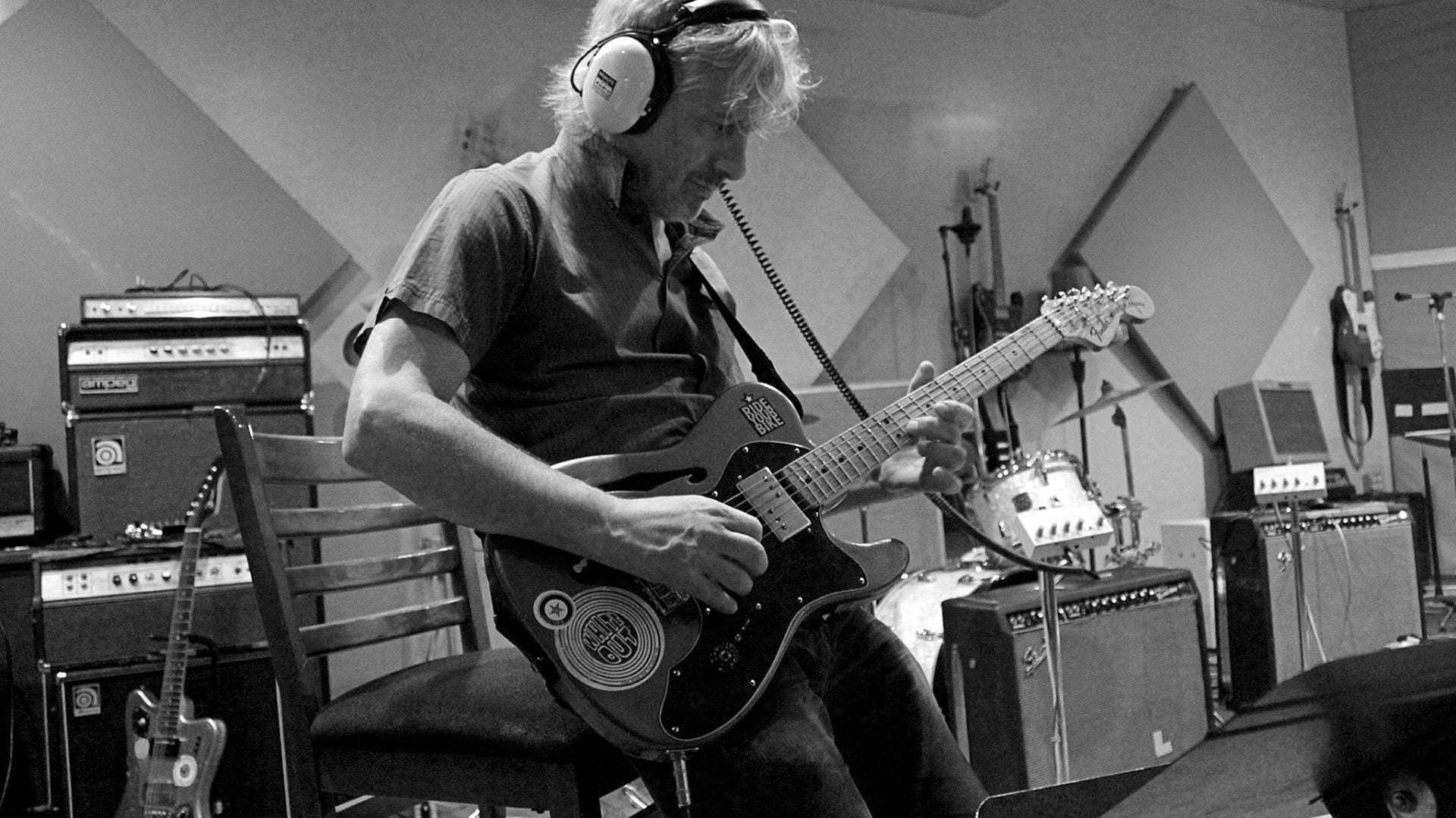 Lee Ranaldo shares video for “New Thing” (ft. Sharon Van Etten), announces tour
