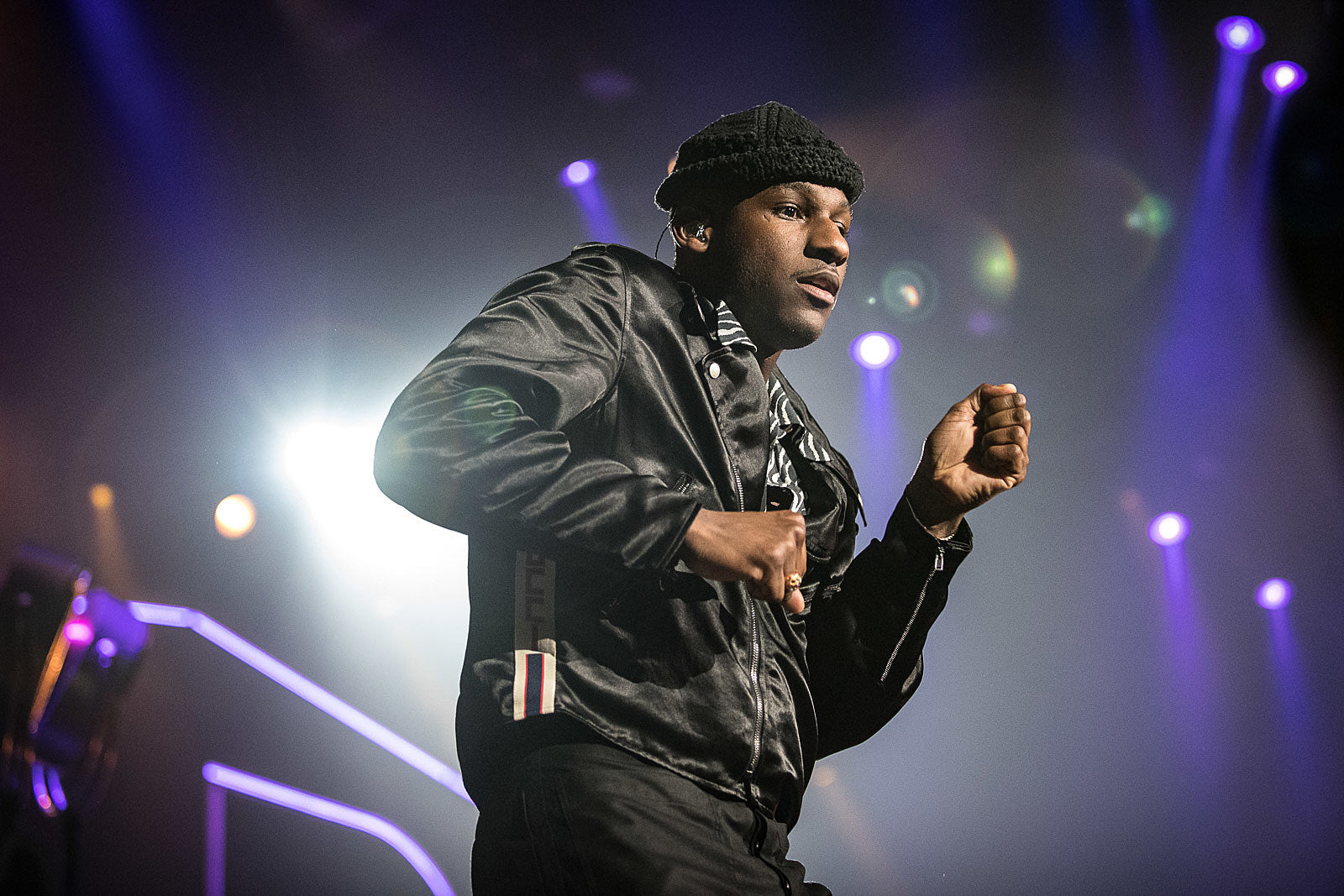 Leon Bridges & Khruangbin @ Radio City Music Hall (night 1 pics, setlists)