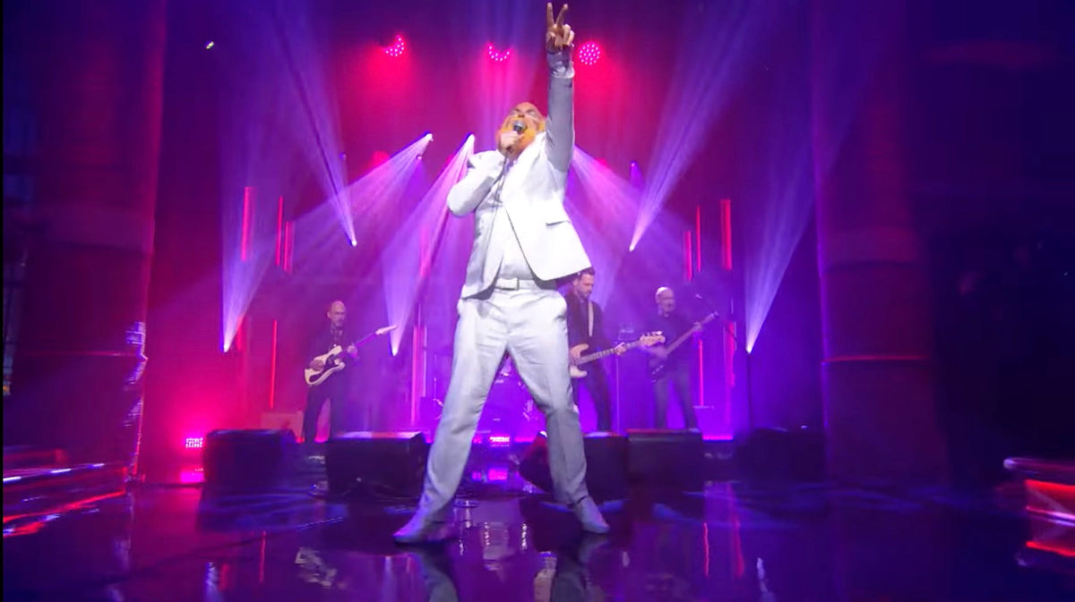 Watch Les Savy Fav’s amazing Trump-mocking Seth Meyers performance of “World Got Great”