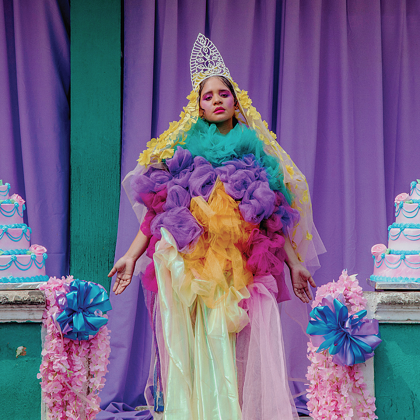 Lido Pimienta announces new LP & tour, shares “Eso Que Tu Haces” video