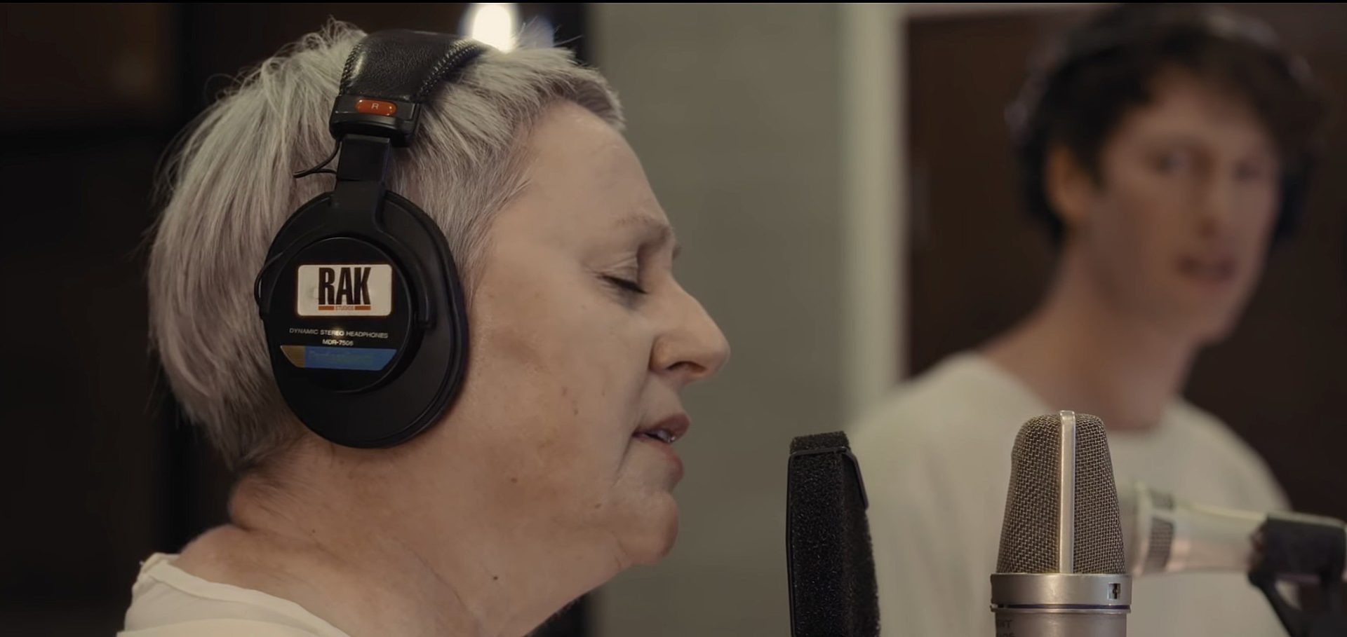 Cocteau Twins’ Elizabeth Fraser guests on new Sam Lee song (listen)