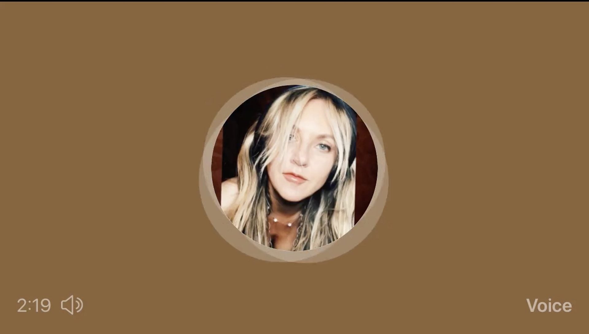 listen to Liz Phair’s off-the-cuff song about Twitter’s new audio tweet feature