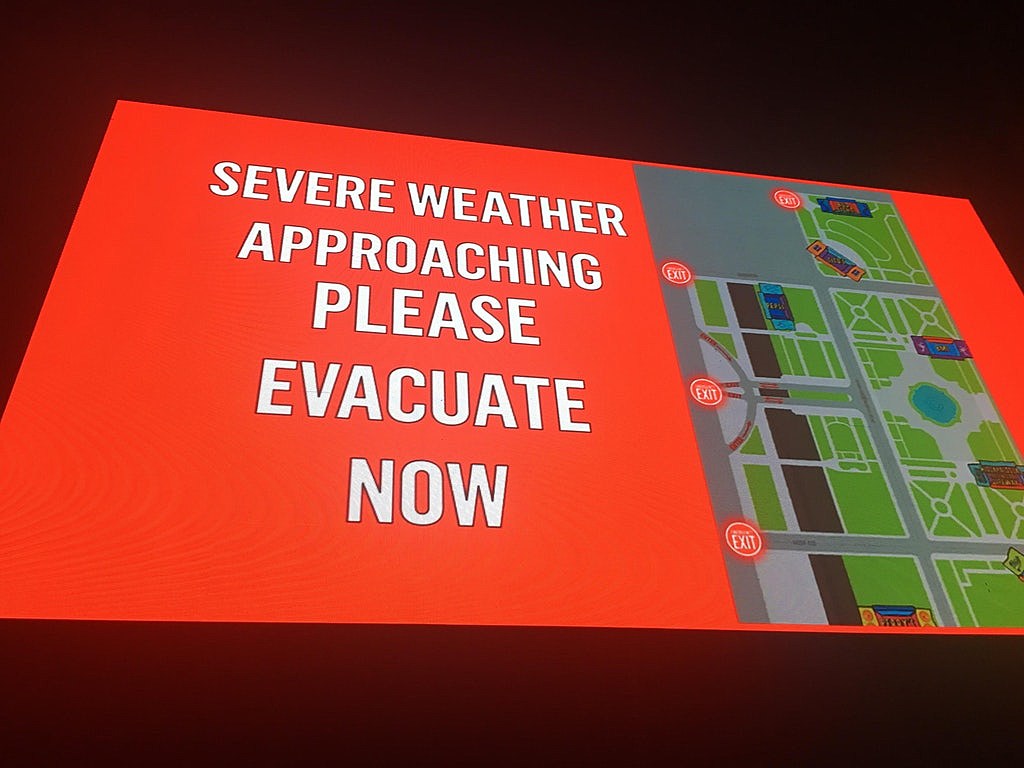 Lollapalooza evacuated during Lorde due to “severe weather”