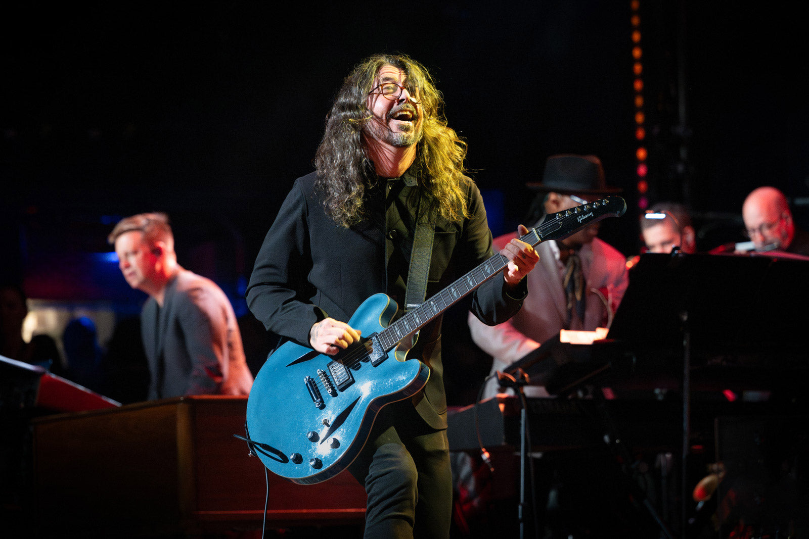Love Rocks NYC 2024: Dave Grohl covered “Live and Let Die” ++ The Black Keys, Tom Morello, more (pics, video)