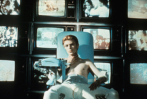 David Bowie collaborating on and writing new songs for stage adaptation of ‘The Man Who Fell to Earth’