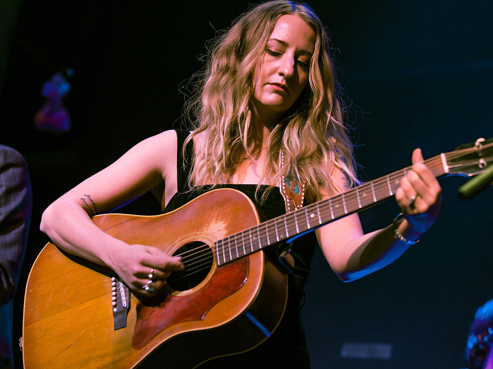 Margo Price pays tribute to Loretta Lynn, covers “Everybody Wants To Go To Heaven”