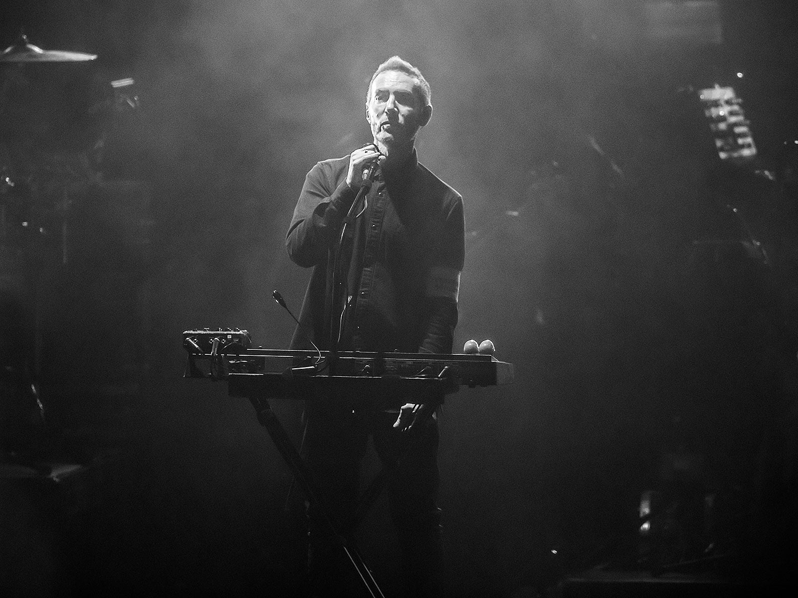 Massive Attack cancel all 2022 live dates as member recovers from “serious illness”