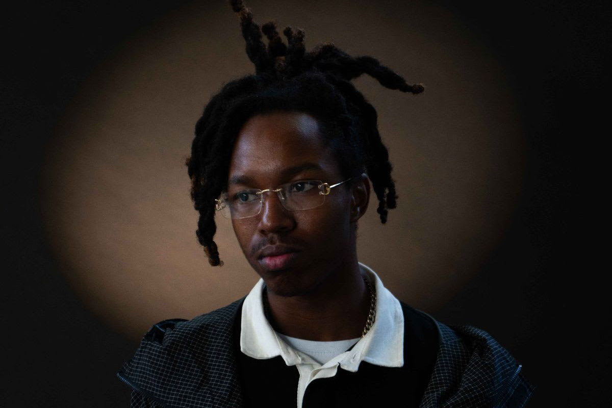 MAVI announces new LP ‘Shadowbox’ & tour, shares “Drunk Prayer”