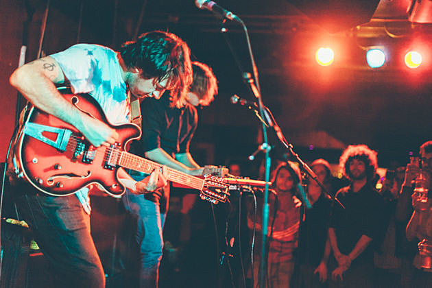 Mikal Cronin played London (pics), spoofs Paul Simon’s “You Can Call Me Al” in new video w/ Kurt Braunohler & more
