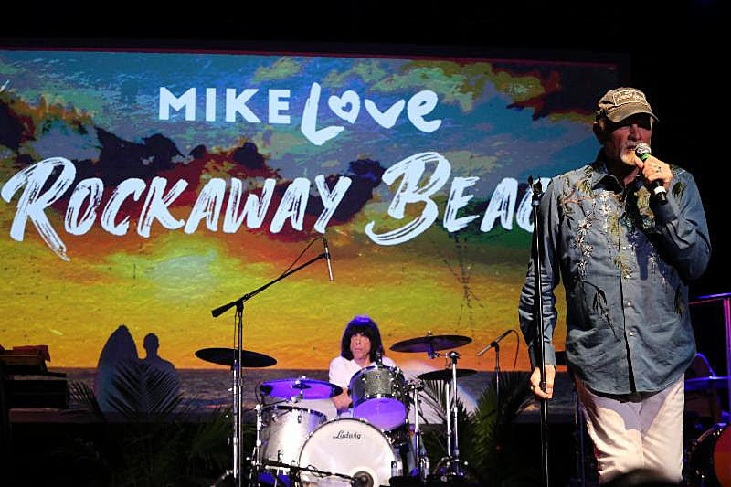 Beach Boys’ Mike Love covers Ramones with a Ramone