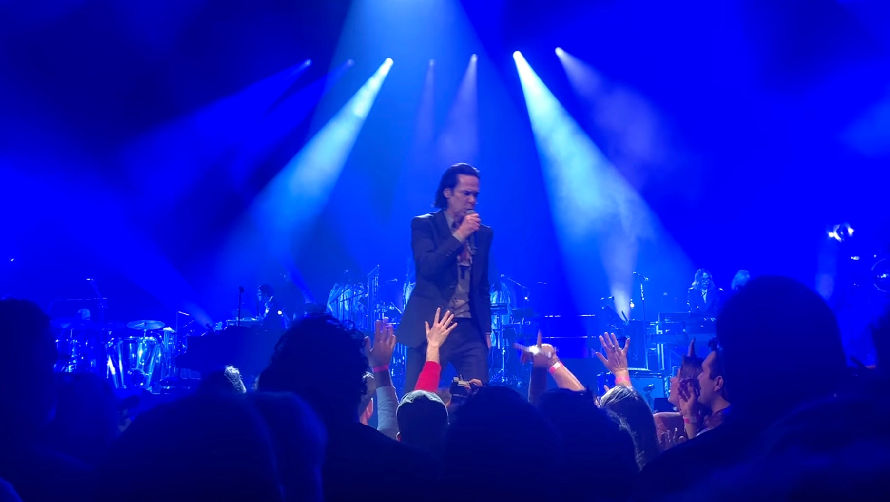 Nick Cave & The Bad Seeds began 2025 tour in Boston (video, setlist); St. Vincent dropped off hours before show