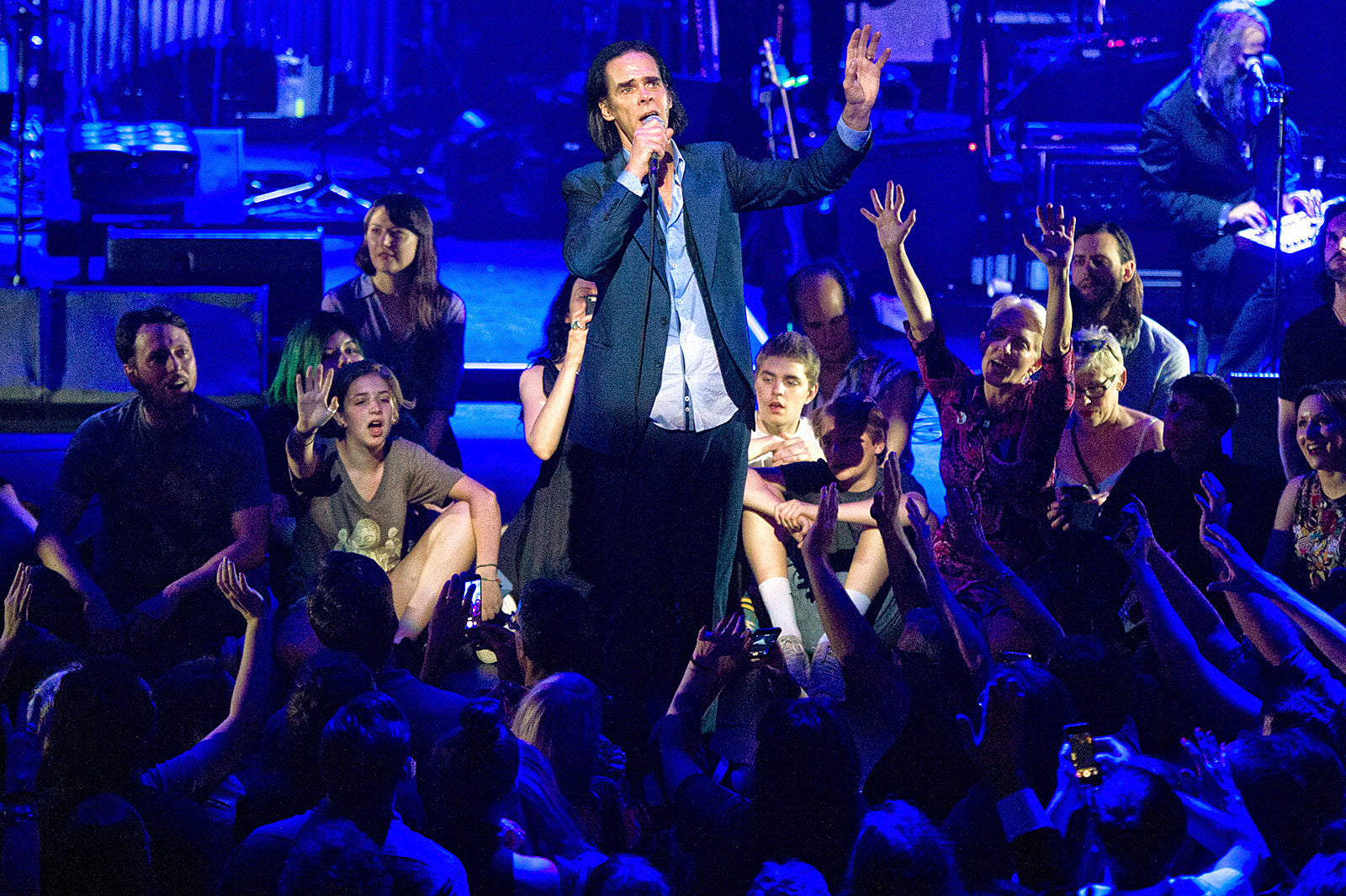 Nick Cave & The Bad Seeds @ Beacon Theatre (night 1 pics, setlist) & ‘Colbert’