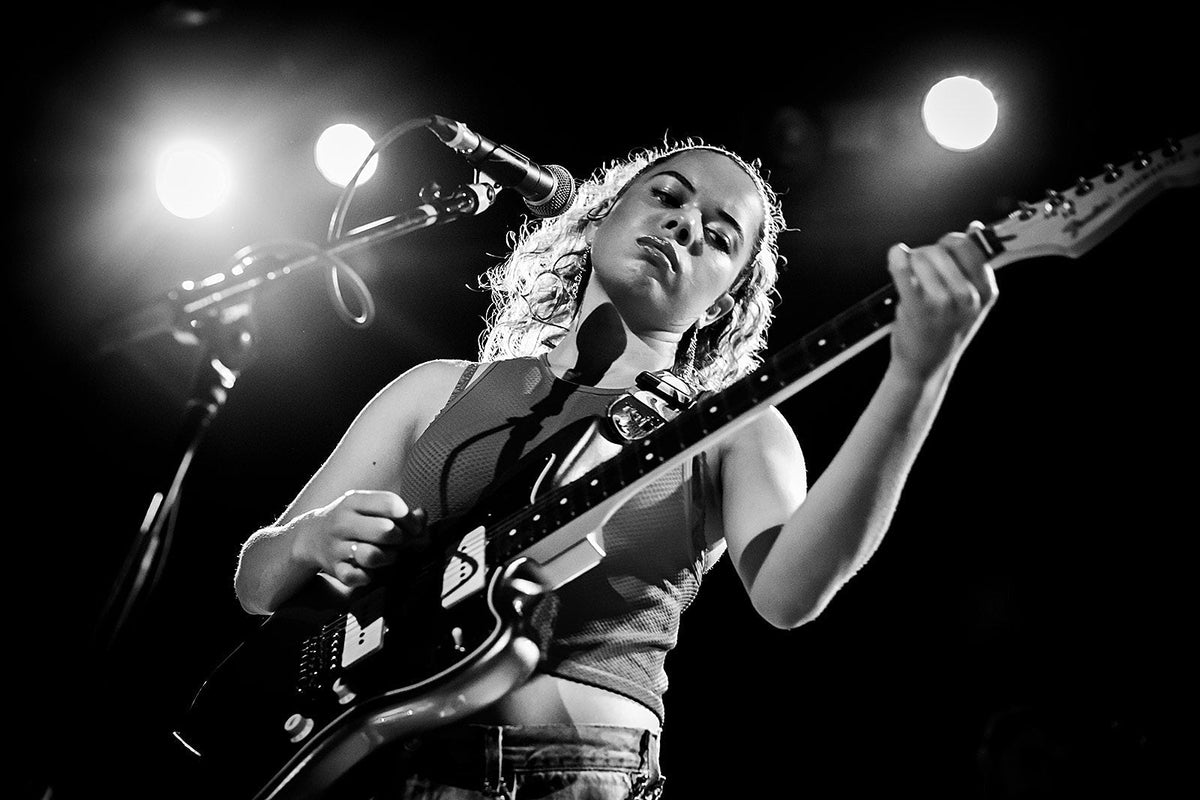 Nilüfer Yanya played Music Hall of Williamsburg and ‘Colbert’ (pics, video)