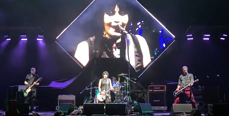 surviving Nirvana members played 6 songs w/ Joan Jett & John McCauley at Cal Jam (watch)