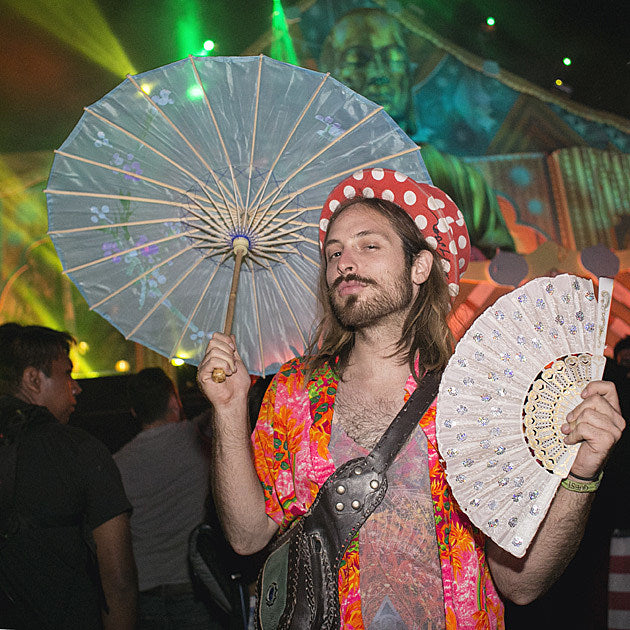 Nocturnal Wonderland Day 3 pics (more ravers, Booka Shade, hula hoops, Tensnake, pasties, glow sticks & more)
