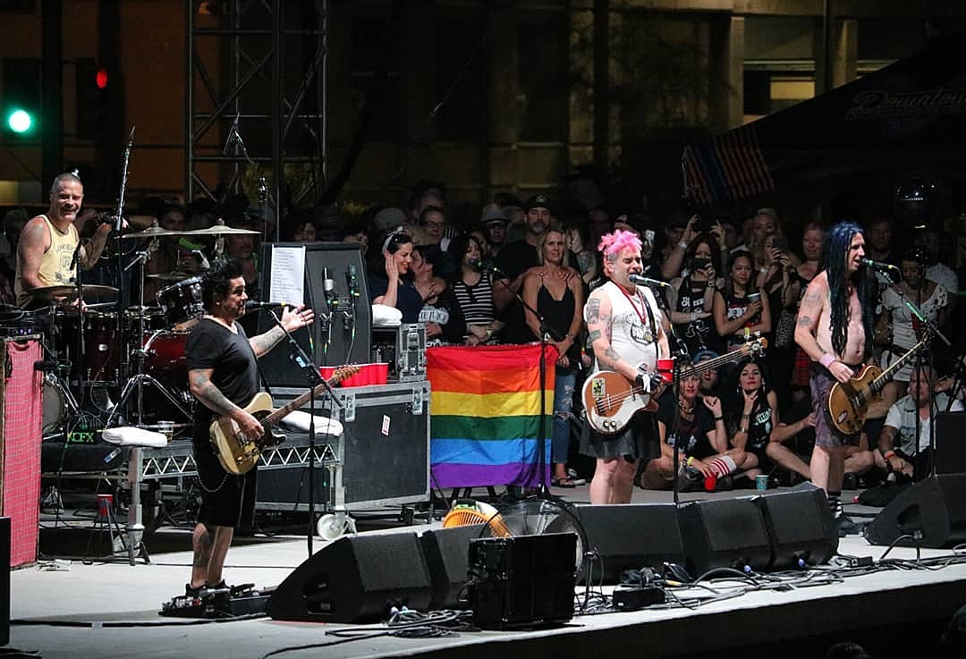 NOFX joke on stage about Vegas shooting: “at least they were country fans”