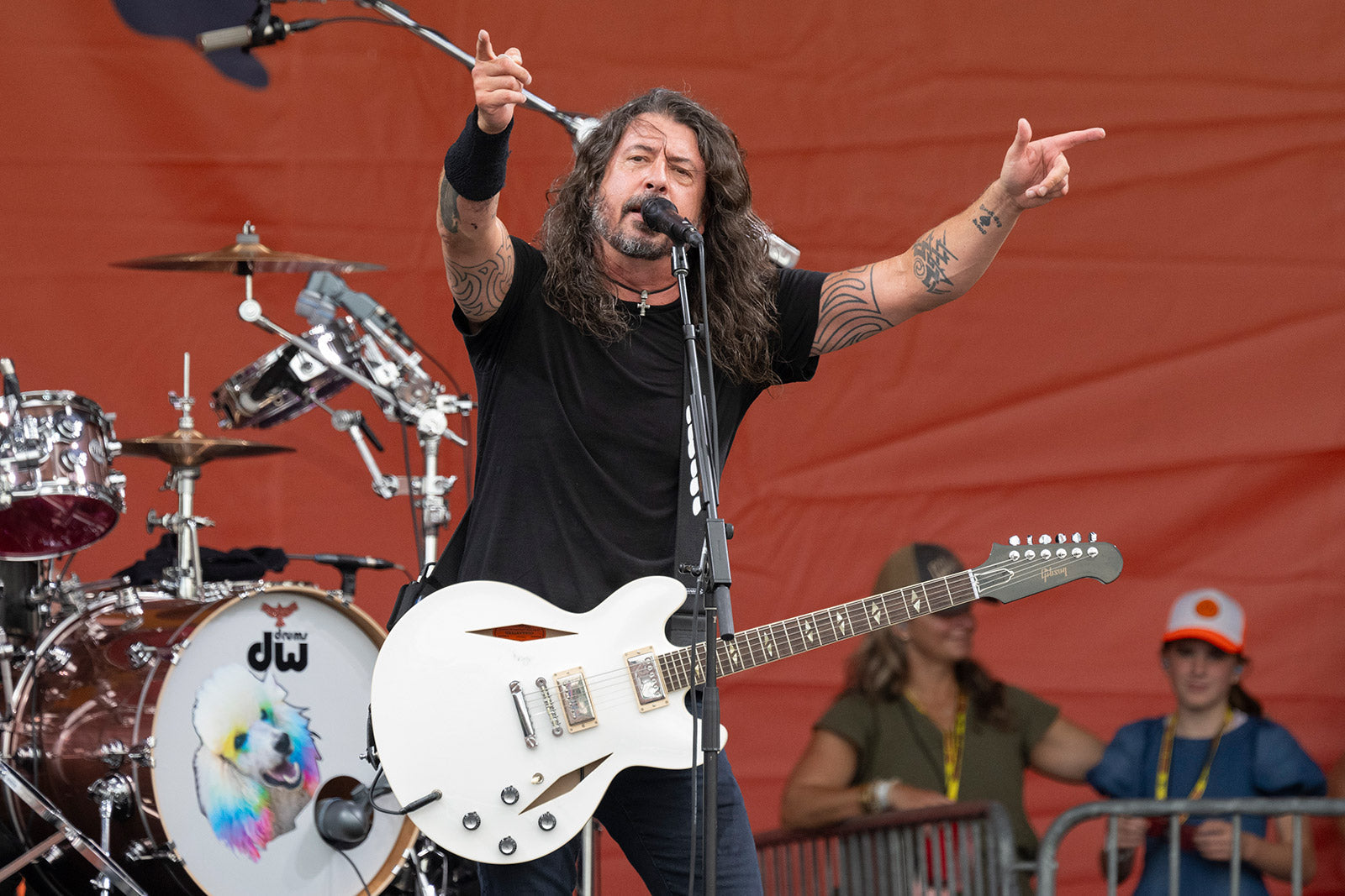Dave Grohl suffers wrath of Swifties after “we actually play live” comment