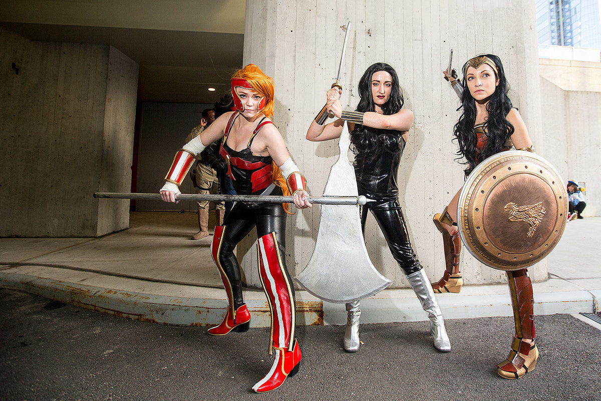 NY Comic Con 2017 pics (Beetlejuice, Left Shark, cosplay, & more from Friday)