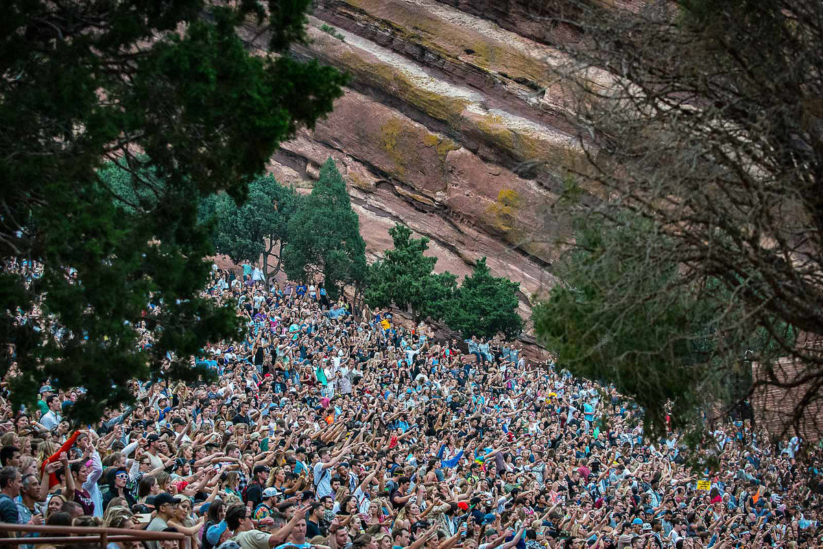 Red Rocks giving out COVID vaccines at concerts
