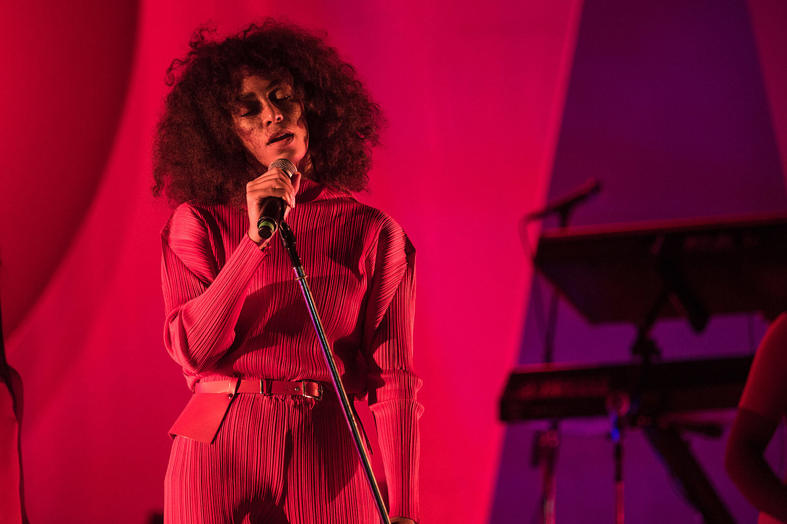 Solange announces NYC, LA & DC shows (Radio City with Earl Sweatshirt)