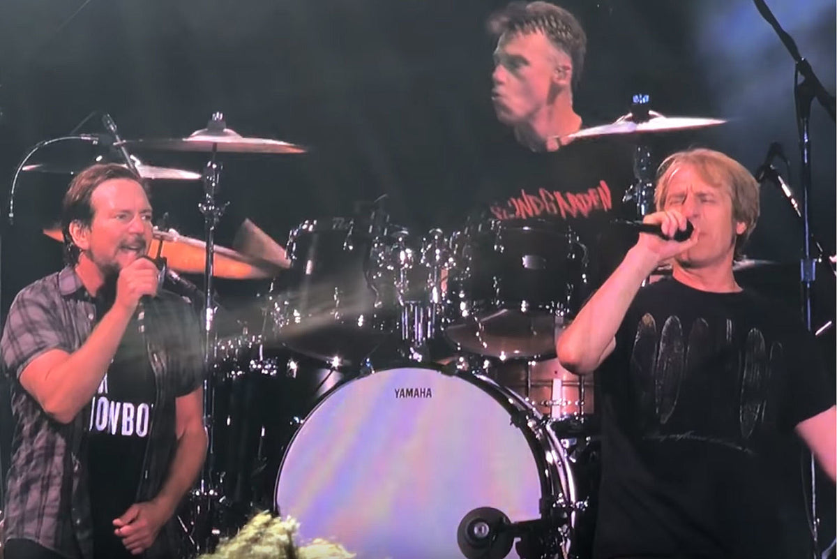 Stolen plane flew by Pearl Jam show on Sub Pop Day Eve + Save Seattle’s Showbox