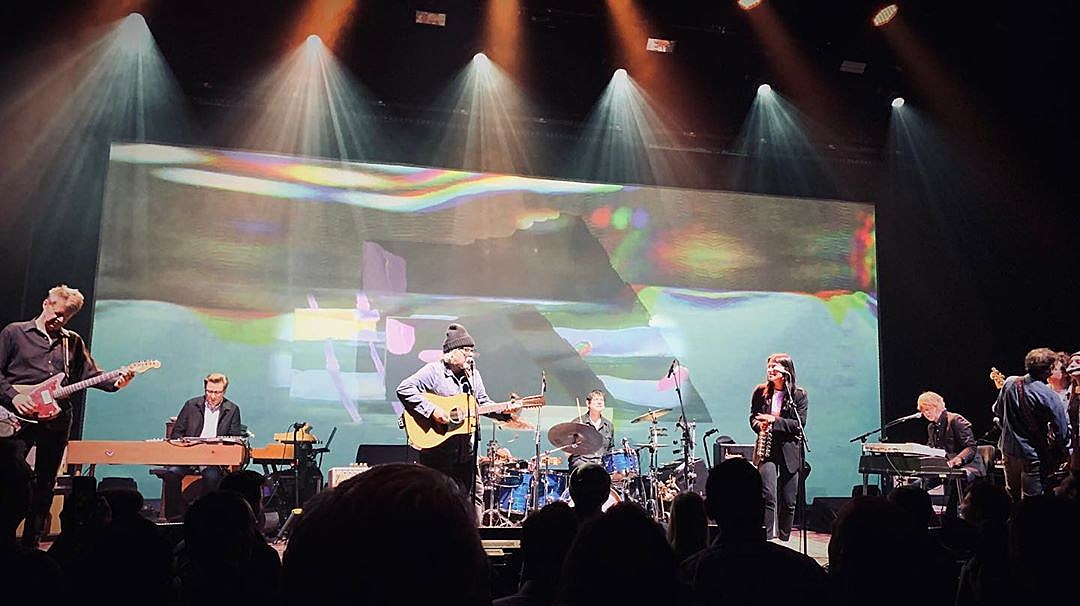 Sharon Van Etten sang “Happy Xmas (War is Over)” & “Radio Cure” w/ Wilco (watch)