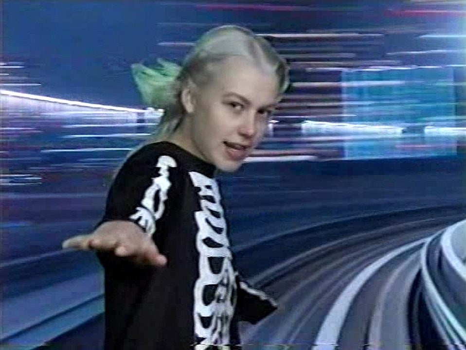 Phoebe Bridgers played a new song, covered John Prine on livestream (watch)