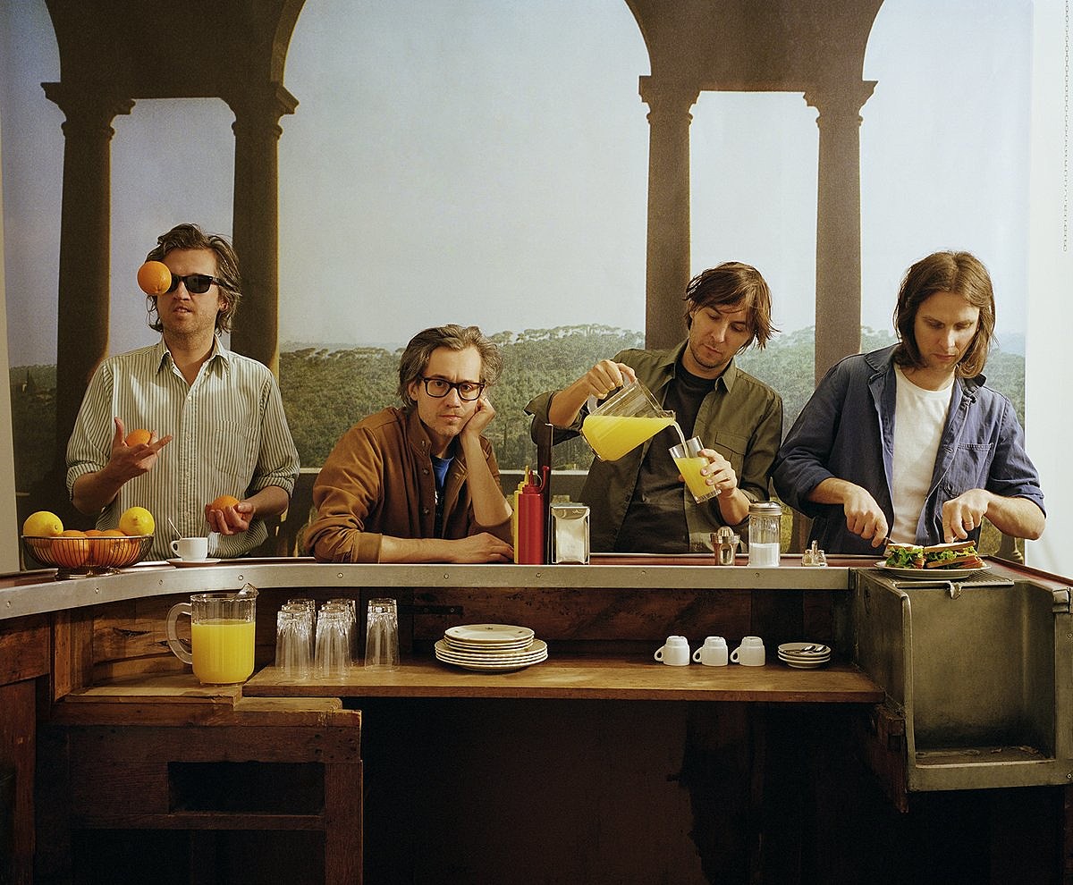 listen to new Phoenix single “J-Boy”